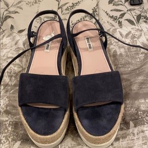 Mid Miu blue velvety sandals